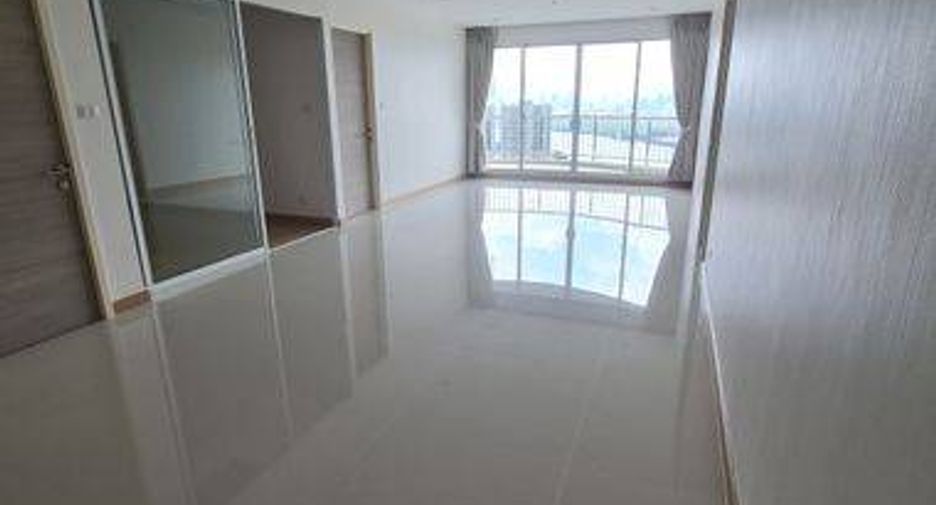 Wohnung zur Miete mit 2 Zimmer in Yan Nawa, Bangkok