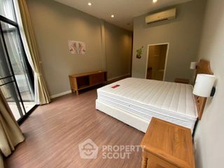 For rent 4 bedrooms house in Khlong Toei, Bangkok