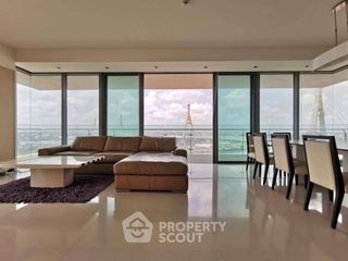 For rent 3 bedrooms condo in Yan Nawa, Bangkok
