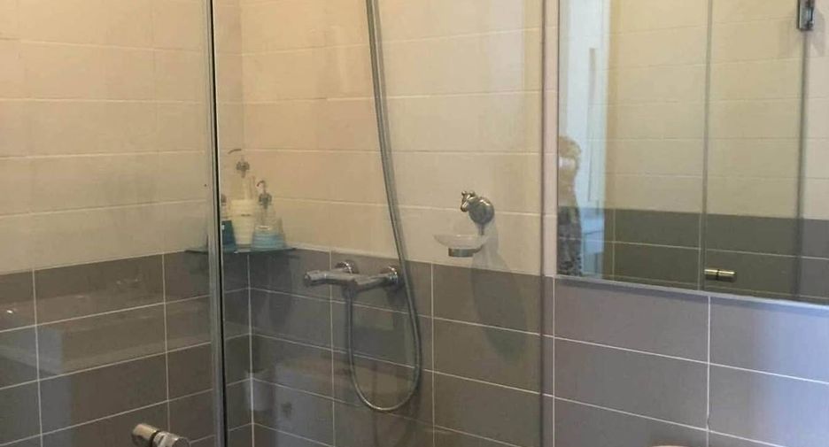 For rent 2 bedrooms condo in Khlong San, Bangkok