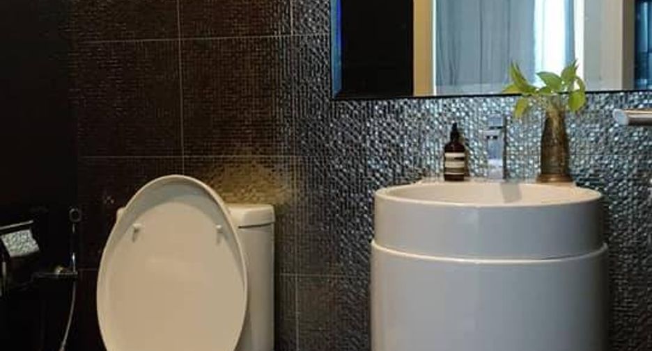 For rent 1 bed condo in Khlong Toei, Bangkok