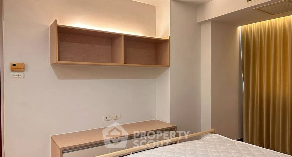 For rent 2 bedrooms condo in Phra Khanong, Bangkok
