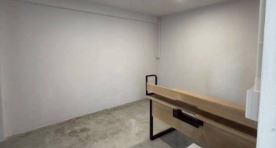 For rent 2 bedrooms condo in Phra Khanong, Bangkok