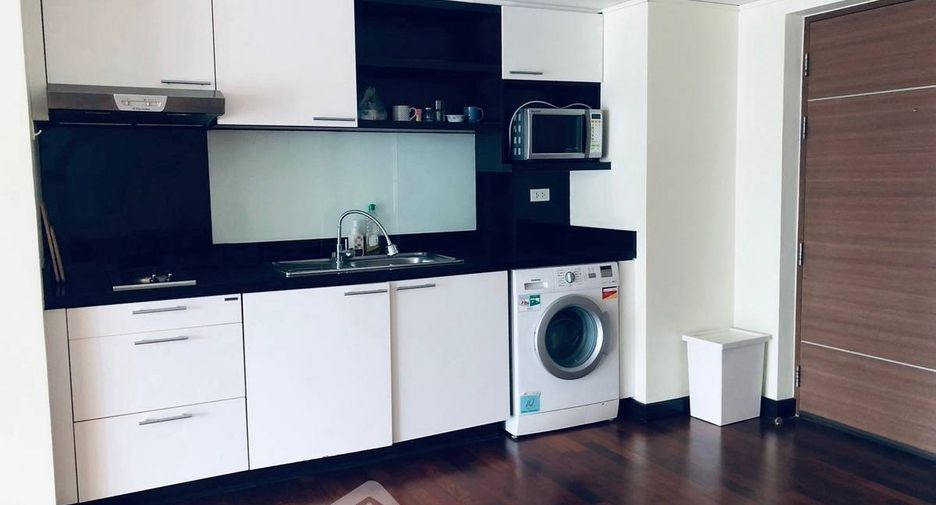 For rent 1 bed condo in Watthana, Bangkok
