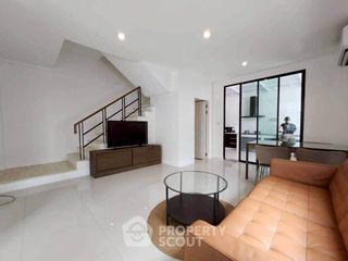 For rent 3 bedrooms townhouse in Suan Luang, Bangkok