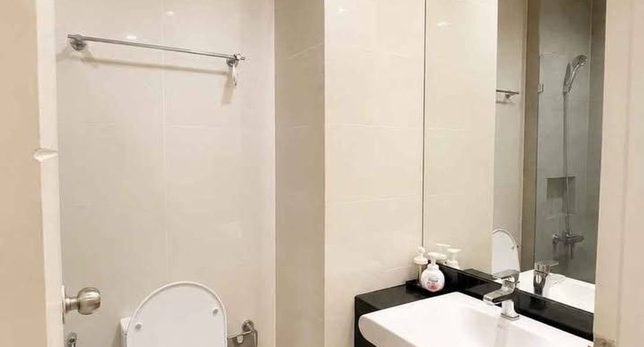 For rent 2 bedrooms condo in Phra Khanong, Bangkok