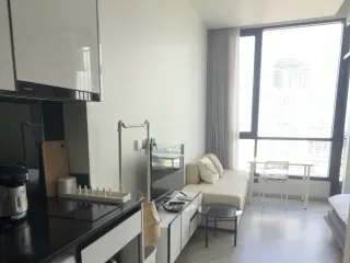 Wohnung zur Miete mit Studio in Khlong San, Bangkok