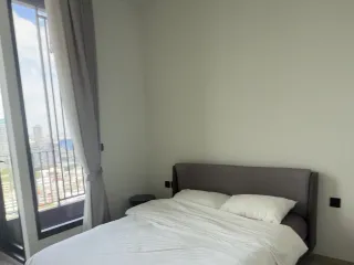Wohnung zur Miete mit Studio in Khlong San, Bangkok