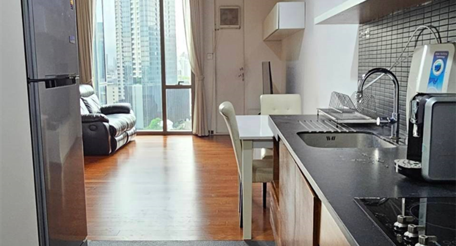 For sale 1 bed condo in Khlong Toei, Bangkok