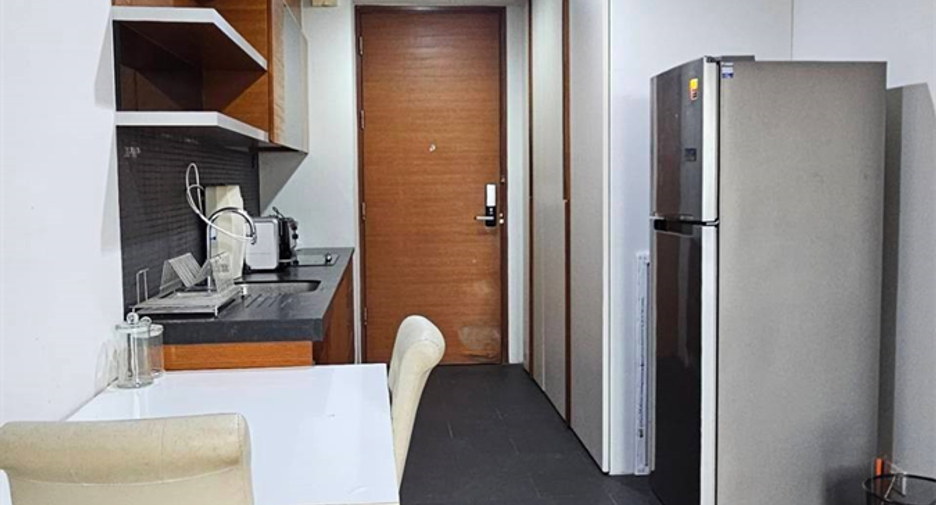 For sale 1 bed condo in Khlong Toei, Bangkok