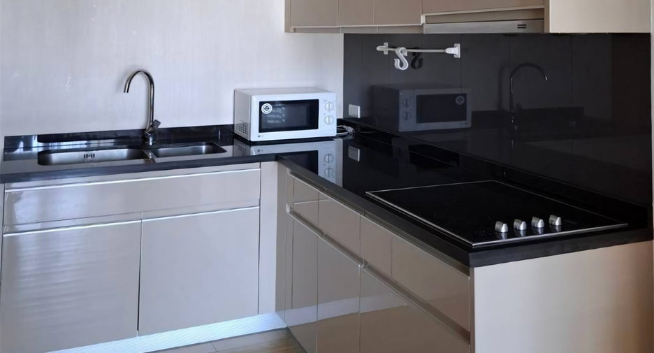 For rent 2 bedrooms condo in Khlong Toei, Bangkok