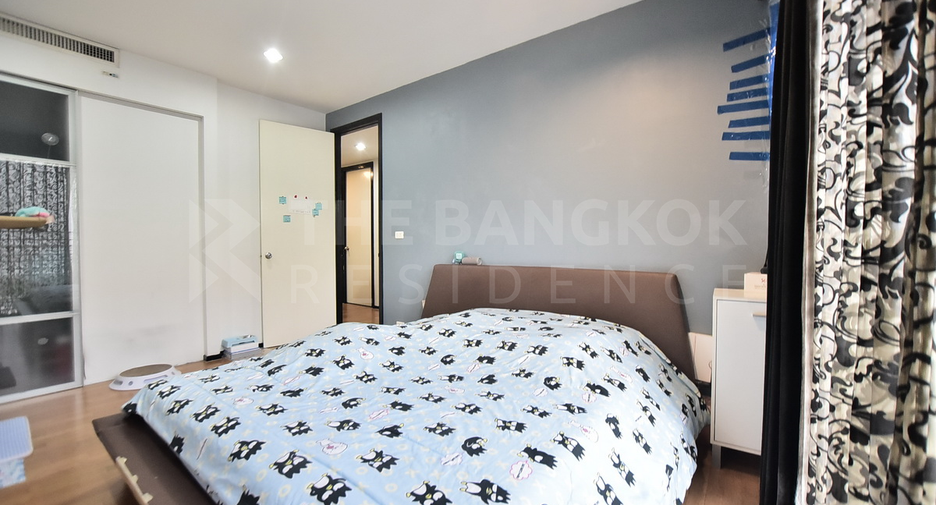 For sale 2 bedrooms condo in Huai Khwang, Bangkok