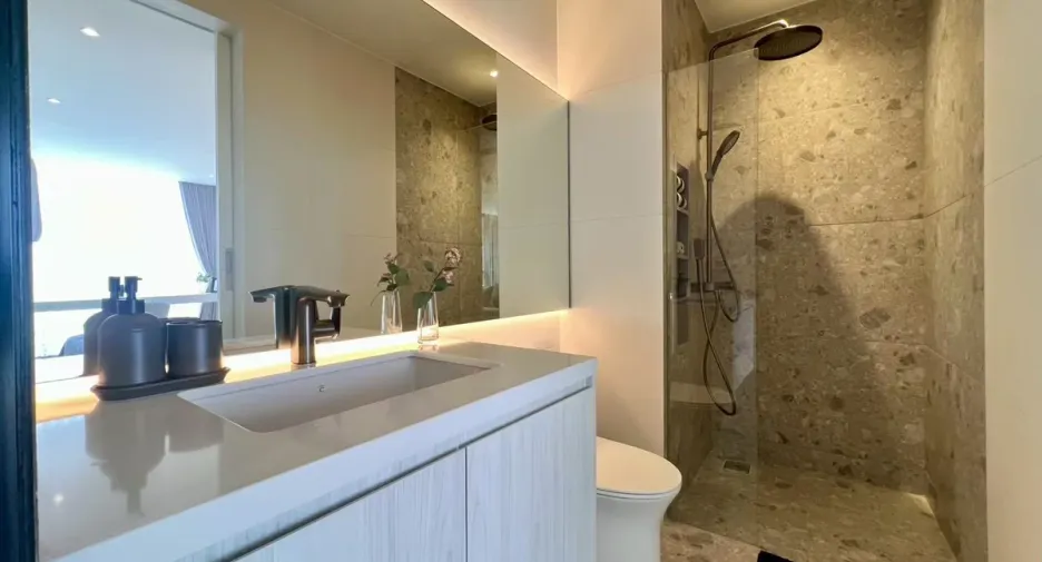 For sale 2 ベッドルーム condo in Bang Lamung, Chonburi