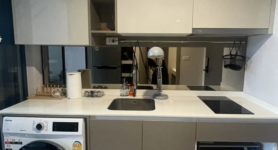 Wohnung zur Miete mit 1 Zimmer in Huai Khwang, Bangkok