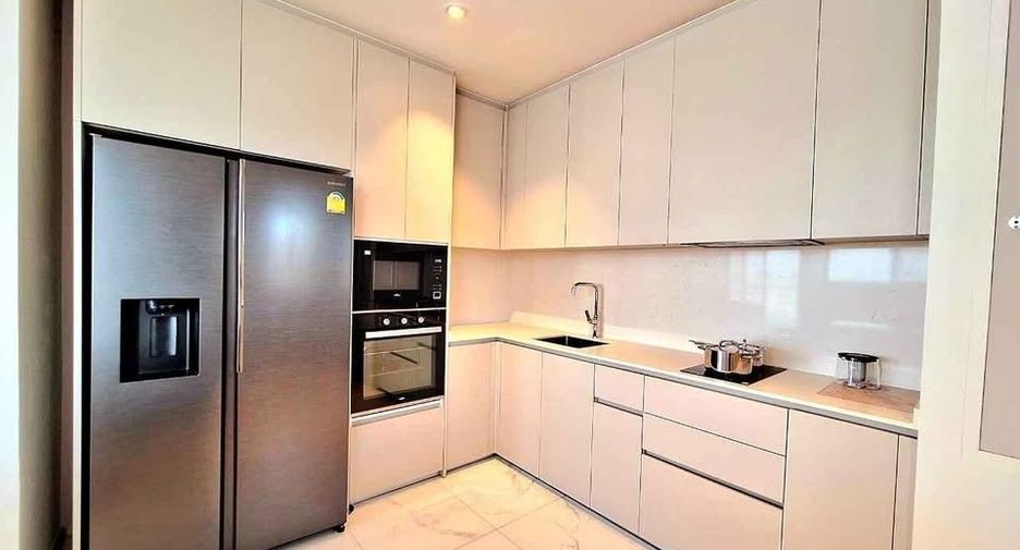 For rent 3 bedrooms apartment in Mueang Samut Prakan, Samut Prakan