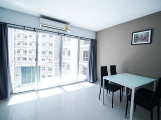 For rent 2 bedrooms condo in Yan Nawa, Bangkok