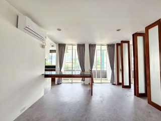 Condo en alquiler de 3 habitaciones en Khlong Toei, Bangkok