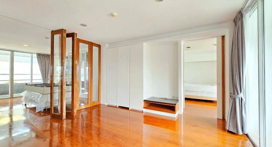 Condo en alquiler de 3 habitaciones en Khlong Toei, Bangkok