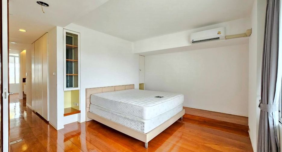 Condo en alquiler de 3 habitaciones en Khlong Toei, Bangkok