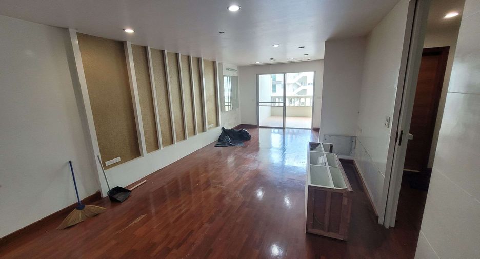 出租 4 卧室 公寓 在 Khlong Toei, 曼谷