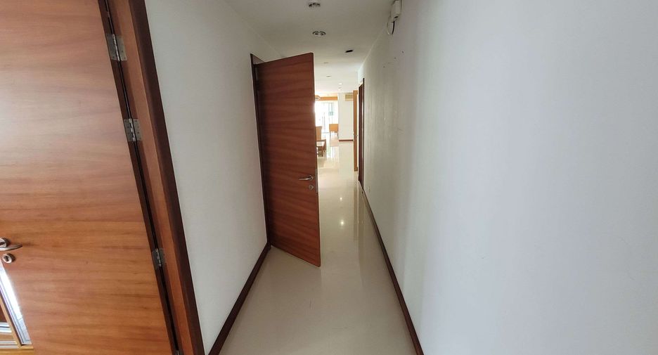 出租 4 卧室 公寓 在 Khlong Toei, 曼谷