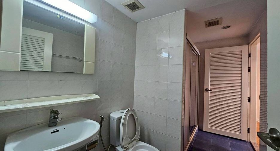 Wohnung zur Miete mit 3 Zimmer in Watthana, Bangkok