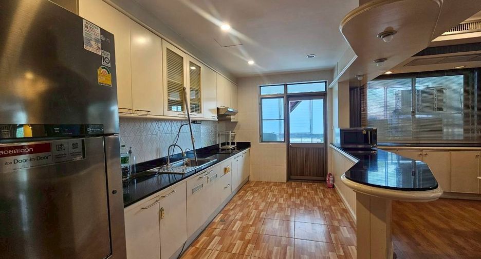 Wohnung zur Miete mit 3 Zimmer in Watthana, Bangkok