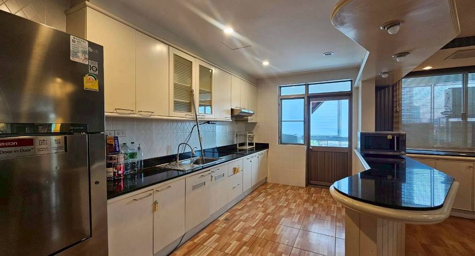 Wohnung zur Miete mit 3 Zimmer in Watthana, Bangkok