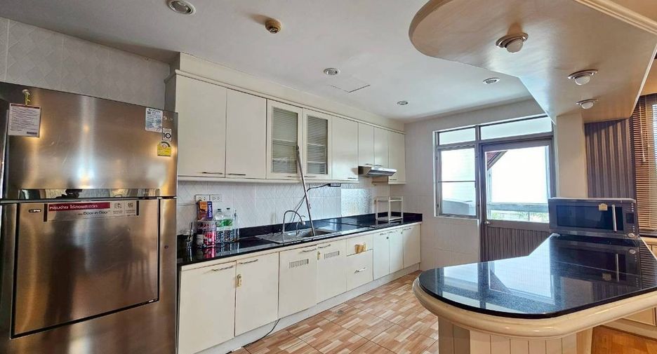 Wohnung zur Miete mit 3 Zimmer in Watthana, Bangkok