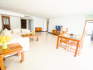 À louer 2 chambres condo à Sathon, Bangkok