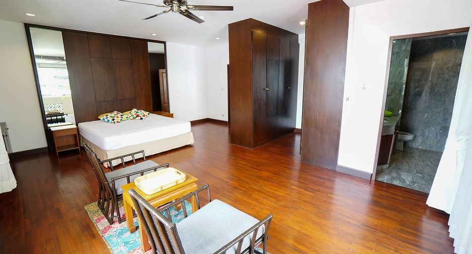 For rent 3 bedrooms condo in Watthana, Bangkok