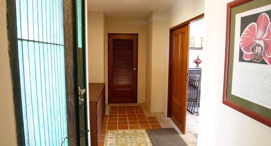 For rent 3 bedrooms condo in Watthana, Bangkok