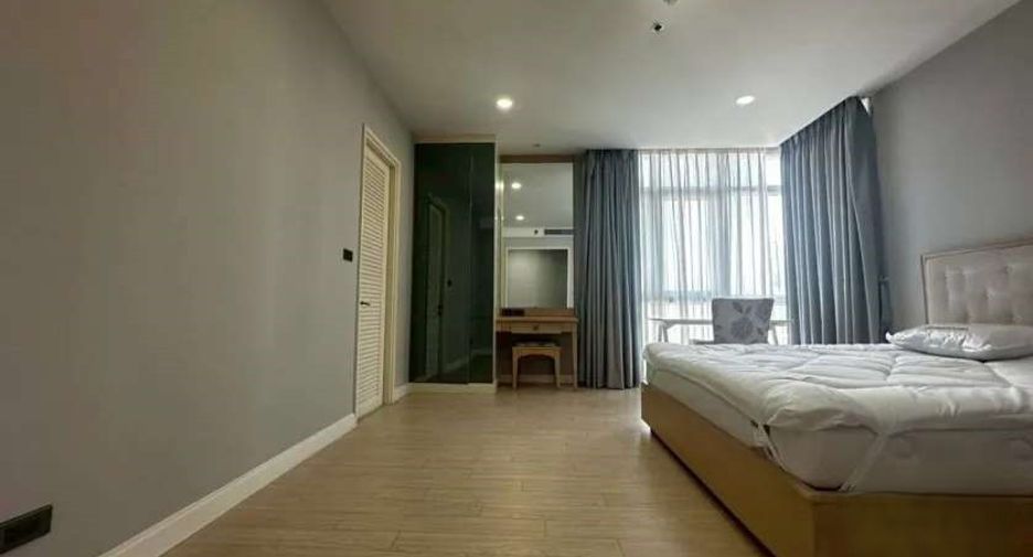 For rent and for sale 3 bedrooms condo in Khlong Toei, Bangkok