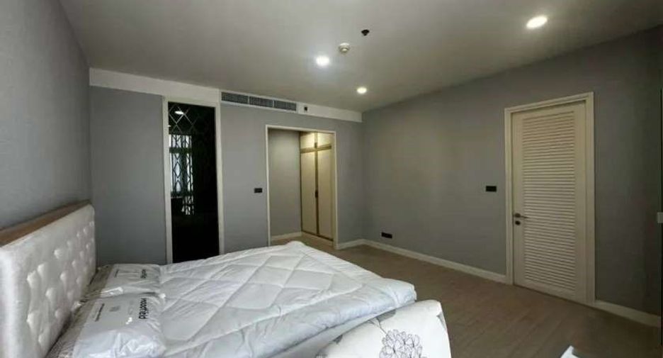For rent and for sale 3 bedrooms condo in Khlong Toei, Bangkok