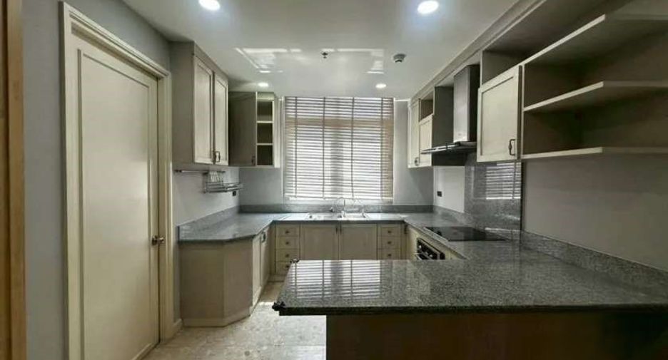 For rent and for sale 3 bedrooms condo in Khlong Toei, Bangkok