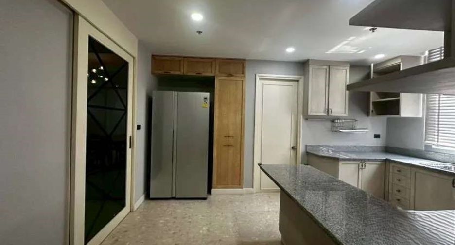 For rent and for sale 3 bedrooms condo in Khlong Toei, Bangkok
