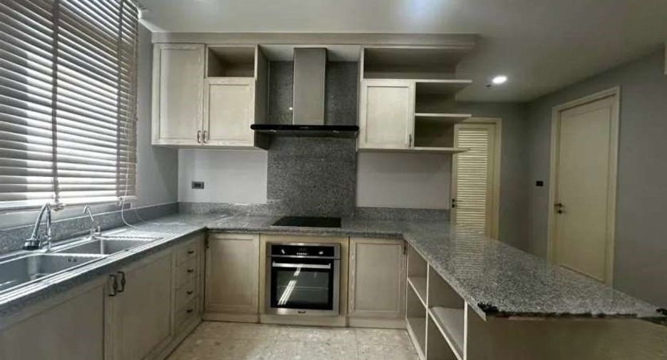 For rent and for sale 3 bedrooms condo in Khlong Toei, Bangkok
