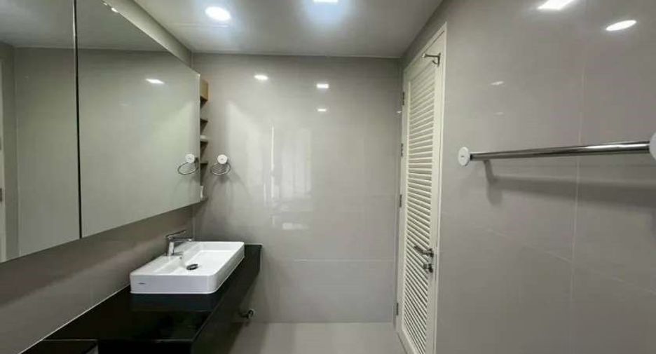 For rent and for sale 3 bedrooms condo in Khlong Toei, Bangkok