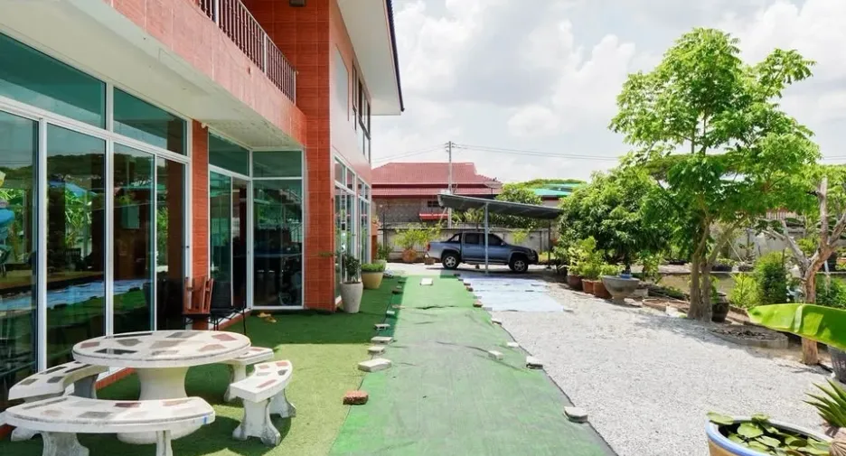 À vendre 3 chambres villa à Huay Yai, Pattaya