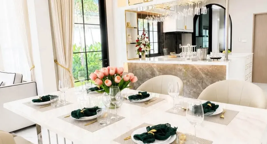 Villa en venta de 4 habitaciones en Bang Lamung, Chonburi