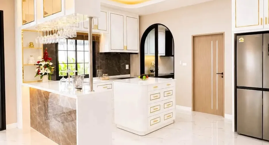 Villa en venta de 4 habitaciones en Bang Lamung, Chonburi