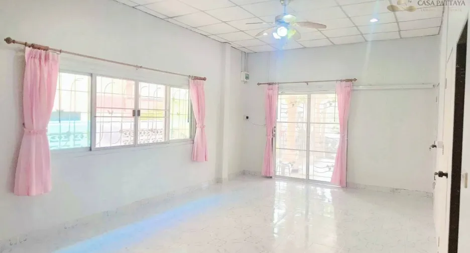 Haus zum Kauf mit 2 Zimmer in Bang Lamung, Chonburi