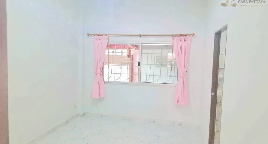 Haus zum Kauf mit 2 Zimmer in Bang Lamung, Chonburi