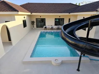 For rent 3 bedrooms villa in Bang Lamung, Chonburi