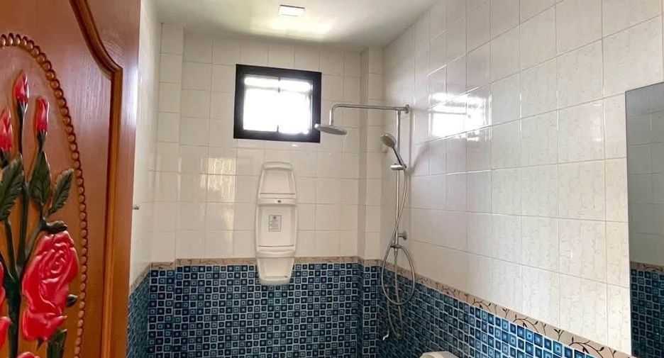 For rent 5 bedrooms house in Bang Lamung, Chonburi