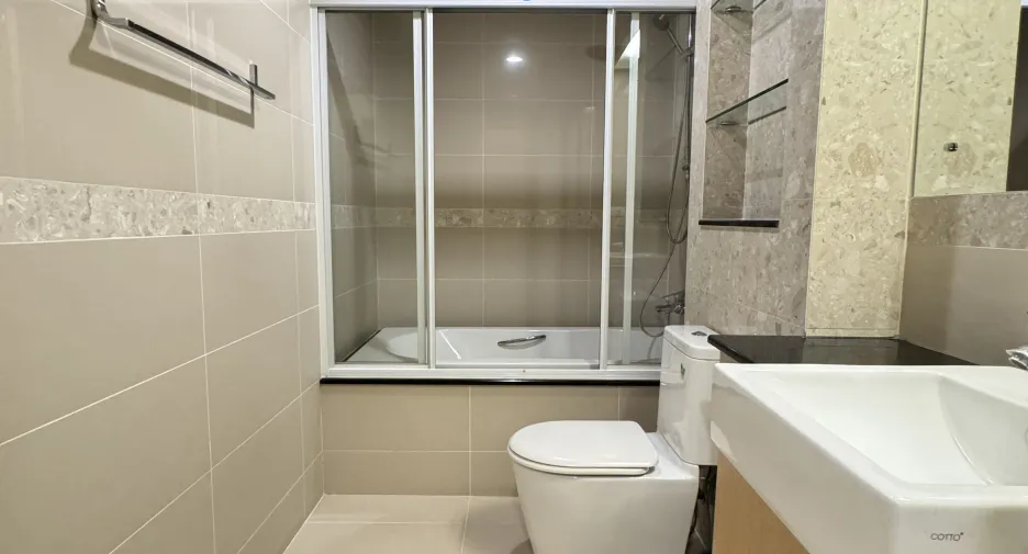 For sale 2 ベッドルーム condo in Khlong Toei, Bangkok