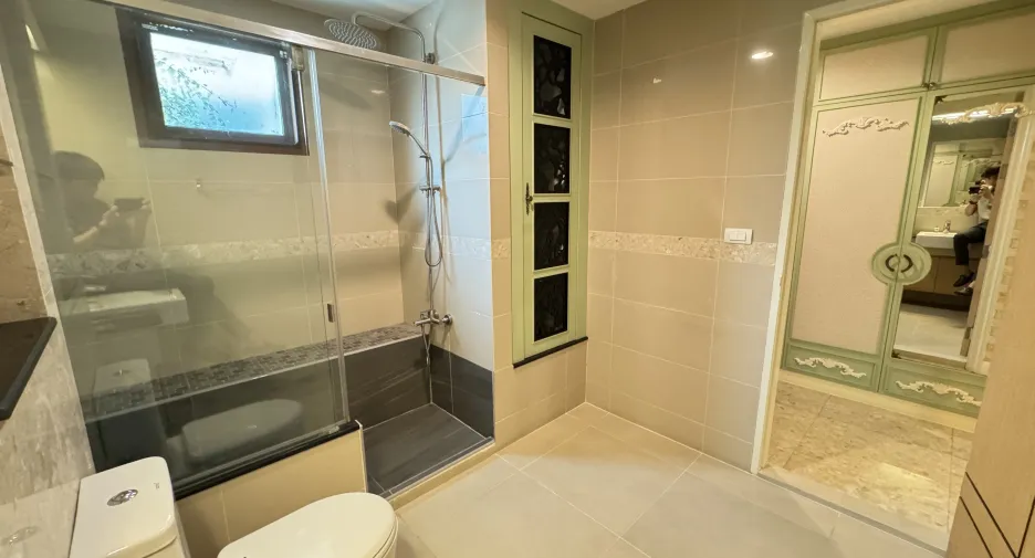 For sale 2 ベッドルーム condo in Khlong Toei, Bangkok