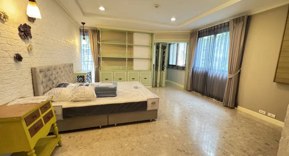 For sale 2 ベッドルーム condo in Khlong Toei, Bangkok