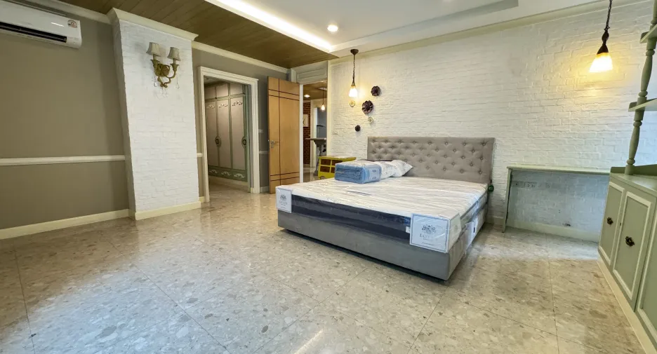 For sale 2 ベッドルーム condo in Khlong Toei, Bangkok