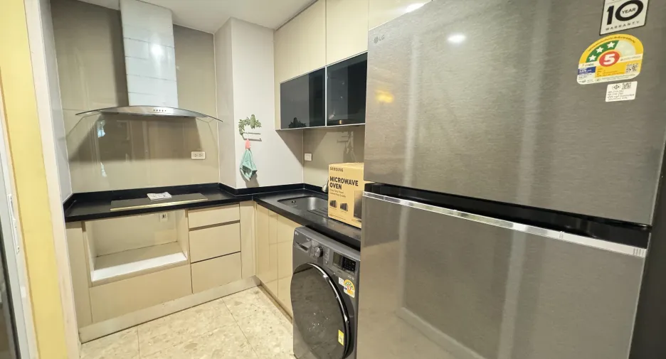 For sale 2 ベッドルーム condo in Khlong Toei, Bangkok